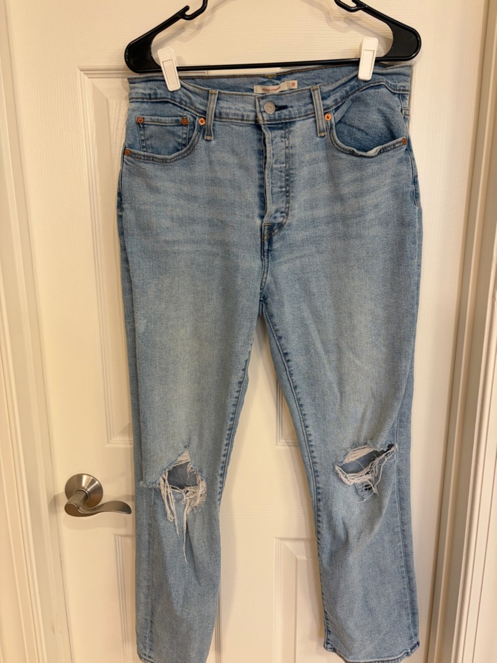 Levi’s Wedgie Straight Distressed Women’s Jeans